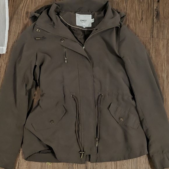 Jacket - Picture 1 of 1